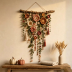 Gehäkelter Blumenwandbehang, floraler Kranz im Bohème-Stil