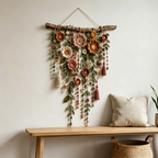 Gehäkelter Blumenwandbehang, floraler Kranz im Bohème-Stil