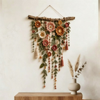Gehäkelter Blumenwandbehang, floraler Kranz im Bohème-Stil