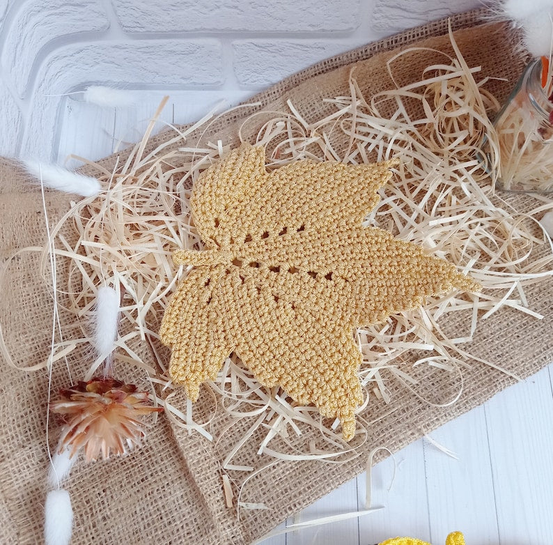 Gehäkeltes Blatt-Platzset, Herbstliche Tischdeko, 17 cm, Polyester, Mehrfarbig