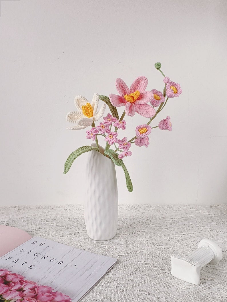 Gehäkelter Blumenstrauß, 10-25 Blumen, rosa, lila, blau, künstliche Blumen, geeignet für Blumenarrangements