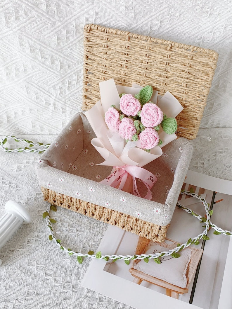 Handgemachter Häkelblumenstrauß in Geschenkbox