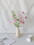 Gehäkelter Gänseblümchenstrauß, 3 Stiele, 9 Blüten, 26-30 cm, mit Vase, handgefertigt