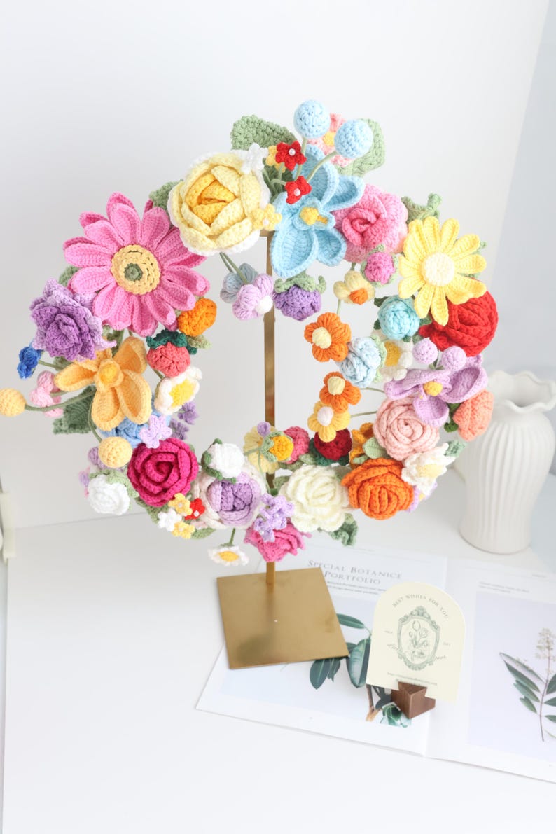 Gehäkelter Frühlingsblumenkranz als Tür- und Wanddekoration, handgefertigt, 16-17 Zoll