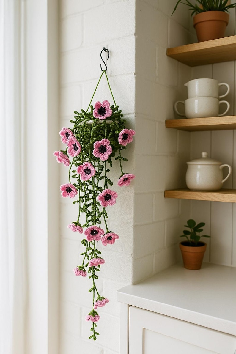 Gehäkelte hängende Blumenranke Wanddekoration Rosa Blüten Garnpflanze