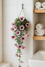 Gehäkelte hängende Blumenranke Wanddekoration Rosa Blüten Garnpflanze