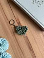 Herz Schlüsselanhänger Gehäkelt, Taschenanhänger, 6 cm Breite, Baumwolle, Silberner oder Goldener Ring