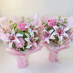 Gehäkelter Lilienstrauß, Rosa Stargazer-Lilien, Handgemachte Garnblumen, 3 Größen
