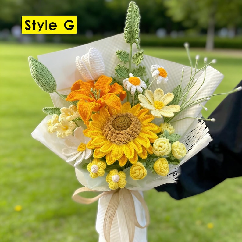 Handgehäkelte Blumensträuße, gestrickte Blumenornamente