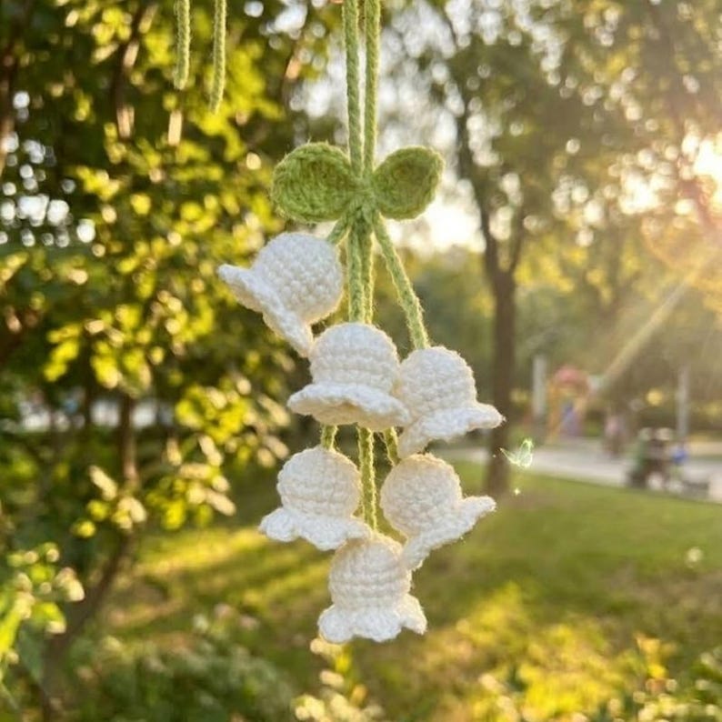 Handgehäkelter Maiglöckchen-Anhänger, Taschenanhänger, Autoanhänger, Schlüsselanhänger, 6-Blüten-Design, verschiedene Farben