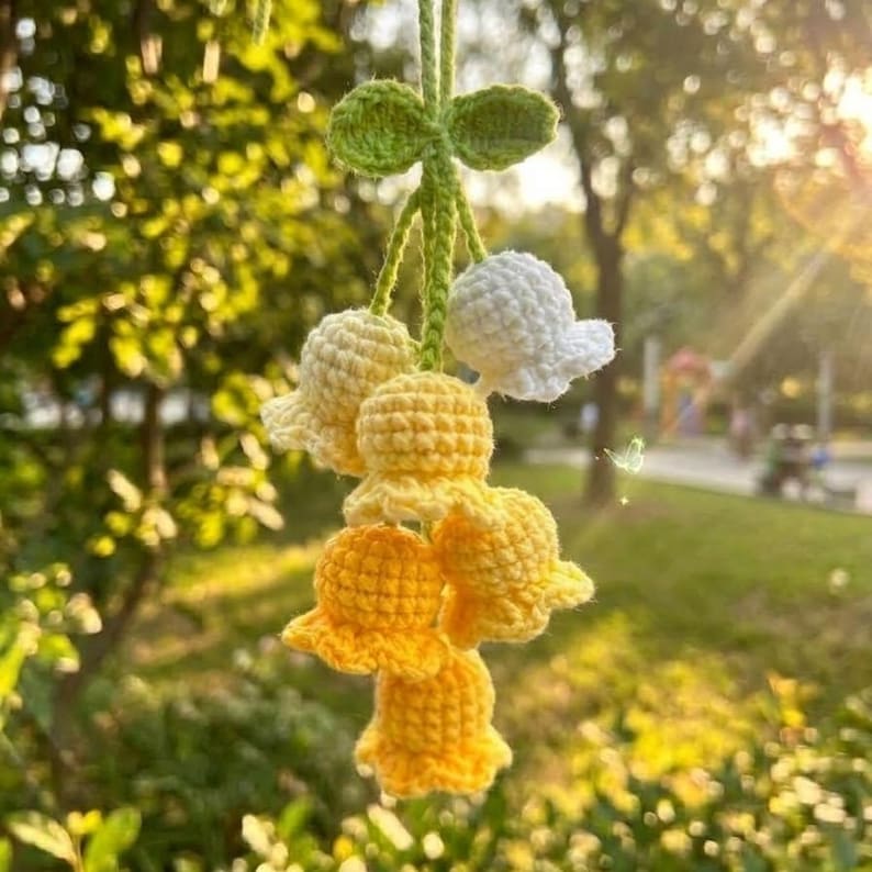 Handgehäkelter Maiglöckchen-Anhänger, Taschenanhänger, Autoanhänger, Schlüsselanhänger, 6-Blüten-Design, verschiedene Farben