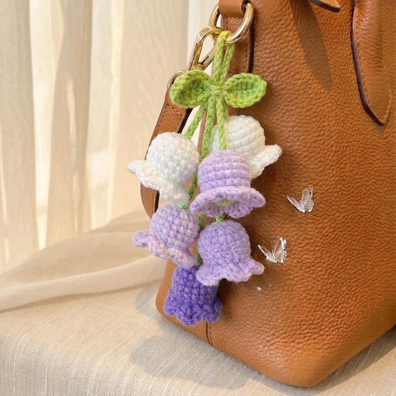 Handgehäkelter Maiglöckchen-Anhänger, Taschenanhänger, Autoanhänger, Schlüsselanhänger, 6-Blüten-Design, verschiedene Farben