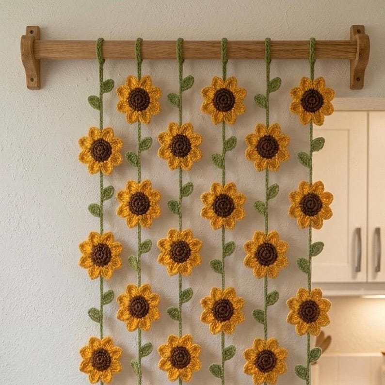 Gehäkelte Sonnenblumen-Gardine, Boho-Blumen-Wandbehang, 6 Stränge mit je 5 Blumen, Fensterdeko für Schlafzimmer