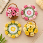 Handgehäkelte Blumenuntersetzer, Mini-Häkelblumenkörbchen und rustikale Schreibtischdekorationen