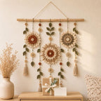 Gehäkelter Wandbehang, florales Mandala im Bohème-Stil mit Pflanzenblättern und Quasten