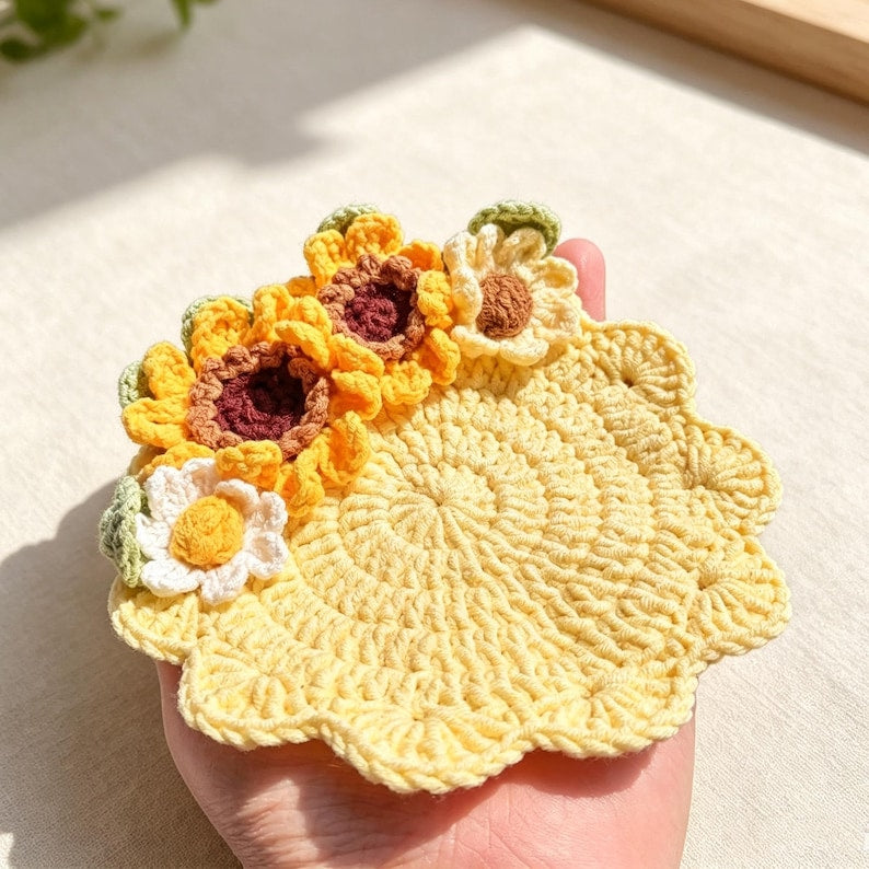 Gehäkelte Untersetzer mit Blumenmuster, 4er-Set, Dekoration im rustikalen Stil