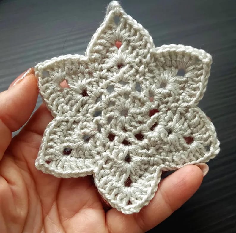 Gehäkelte Sternornamente, 5-teiliges Set, handgefertigt, Dekoration im rustikalen Stil
