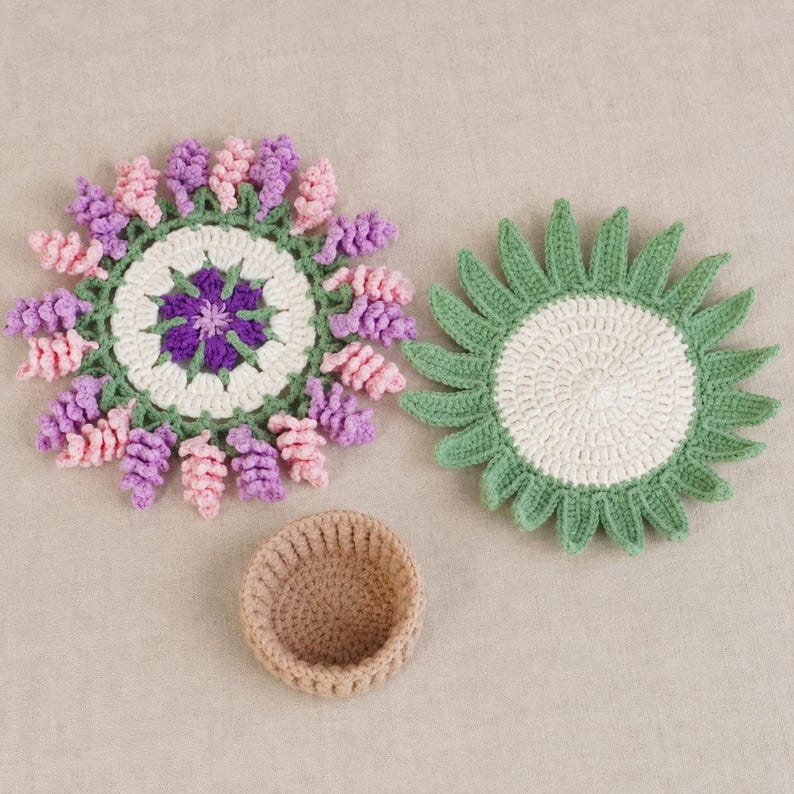 Gehäkeltes Blumen-Untersetzer-Set, 2-in-1-Untersetzer, verziert mit floralen Mustern, handgefertigte Untersetzer