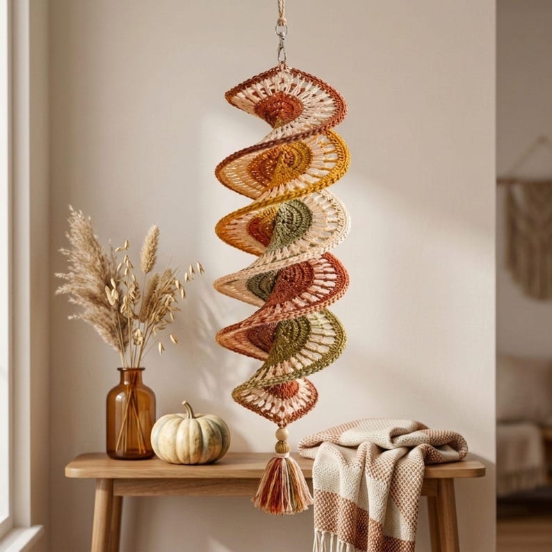 Gehäkelte Windspiele, spiralförmige Ornamente im Bohème-Stil, 3D-Windspiele
