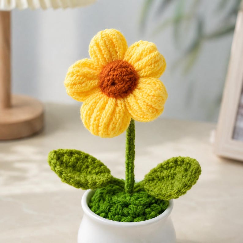 Handgehäkelte Miniatur-Topfblumen- und Pflanzenornamente, 6 cm groß