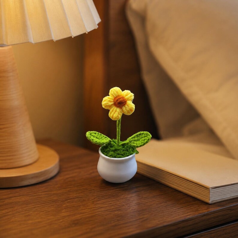 Handgehäkelte Miniatur-Topfblumen- und Pflanzenornamente, 6 cm groß